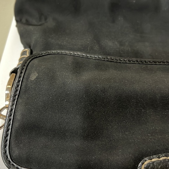 Tod’s black shoulder bag. - Picture 11 of 13